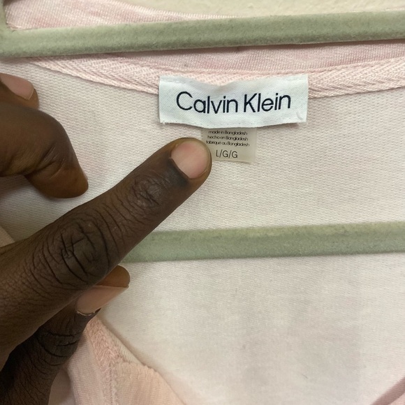 Women’s CALVIN KLEIN Pink Casual Athletic Clean Girl V Neck Dress Shirt Size L - Picture 11 of 12